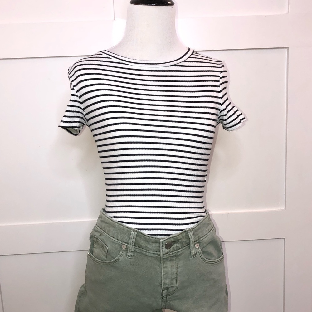 Black and white crop top